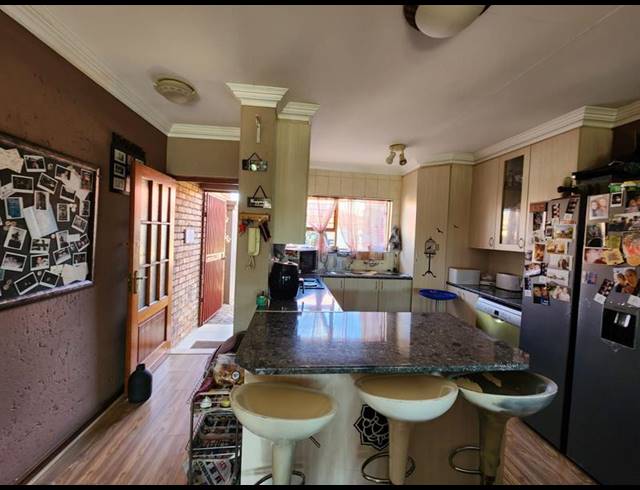 2 BEDROOM PROPERTY TO RENT IN BRENTWOOD PARK